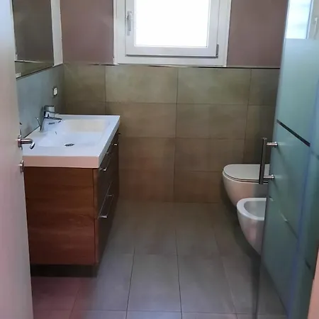 Giotto Apartman Cento